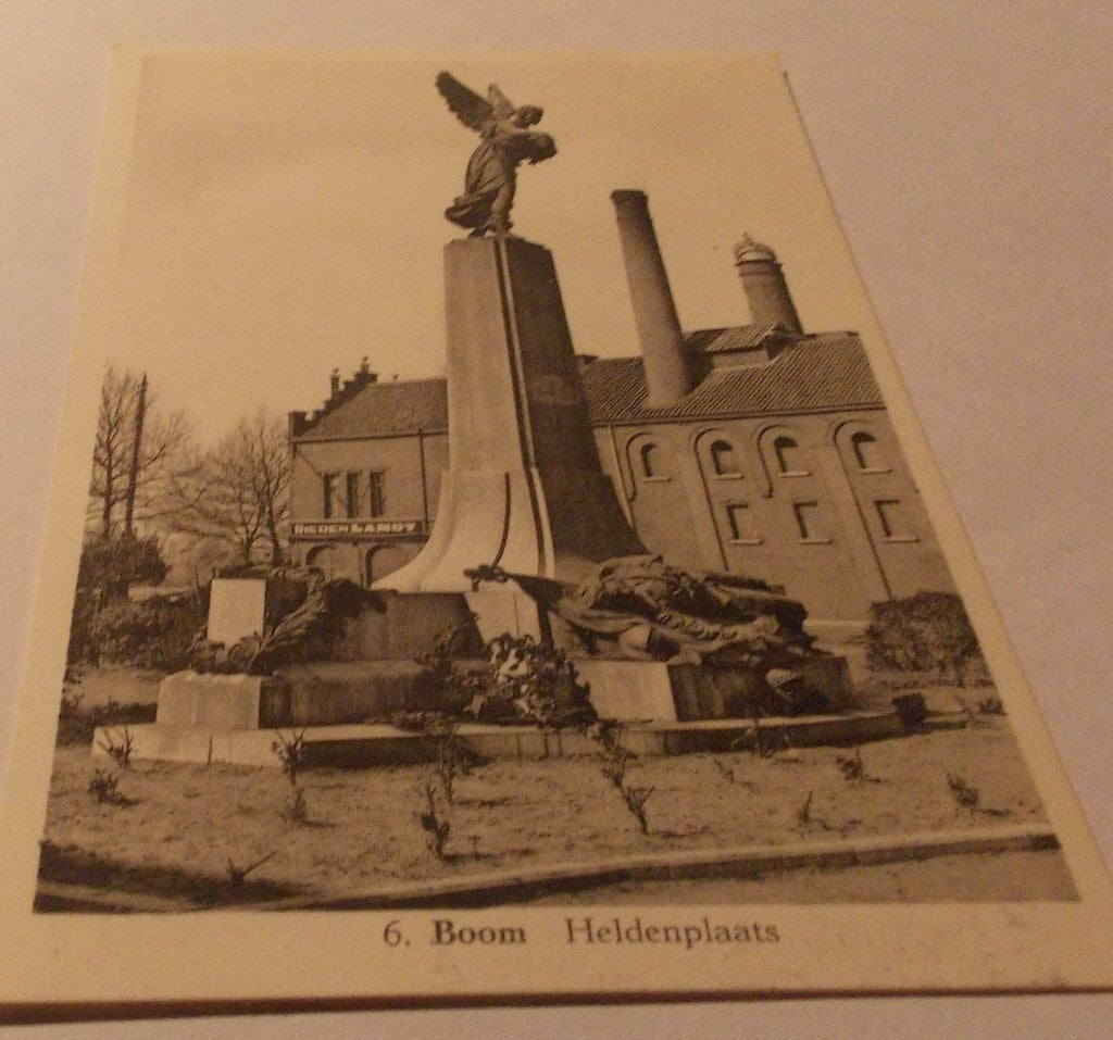 POSTKAART HELDENPLAATS  BOOM, Ophalen of Verzenden