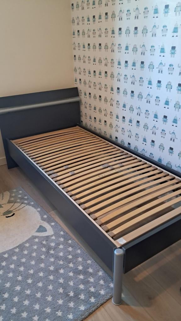 Eenpersoonsbed 90x200 cm, Huis en Inrichting, Ophalen