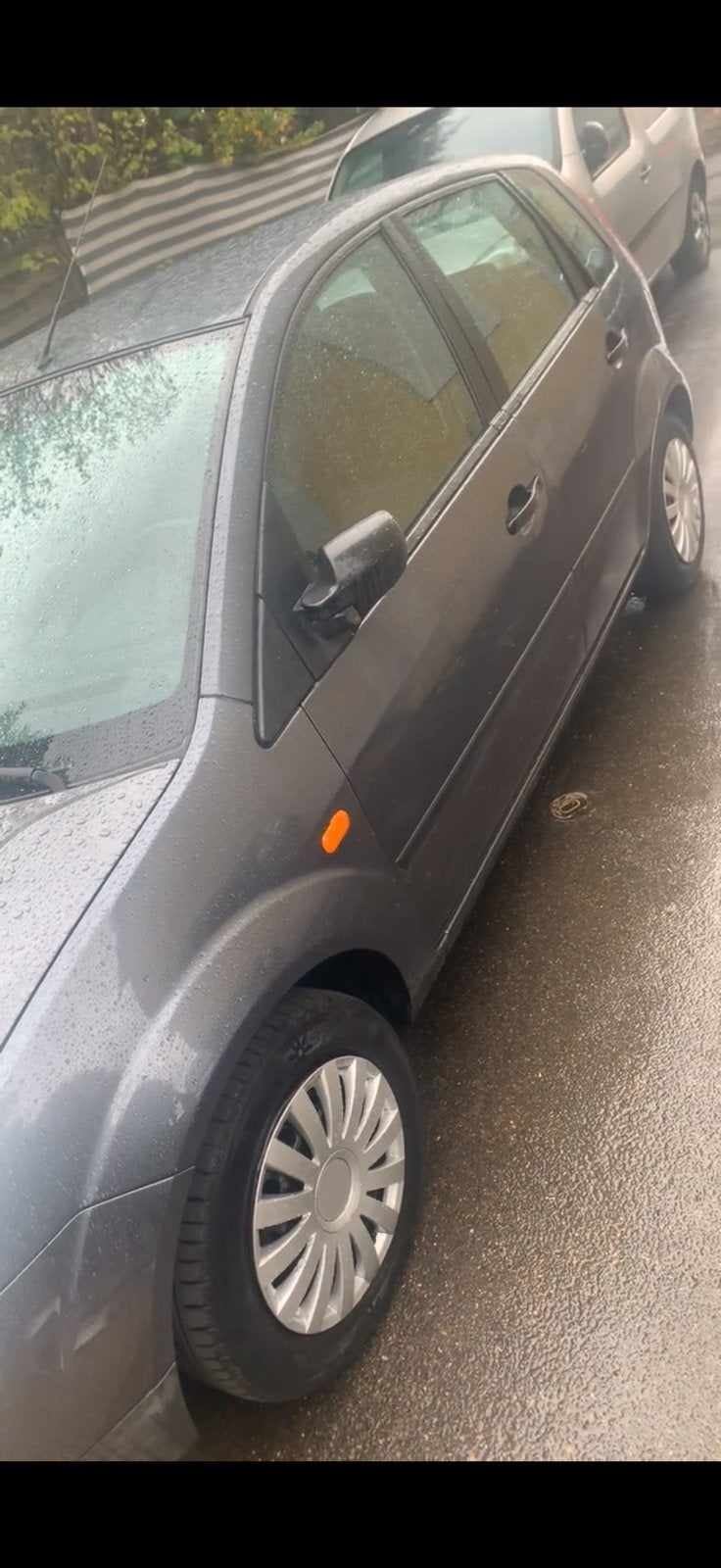 Ford fiesta grise, Autos, Argent ou Gris, Achat, 50 kW, Boîte manuelle