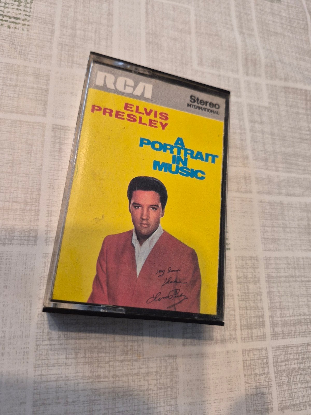 Elvis Presley; A Portrait in music cassette, Ophalen of Verzenden