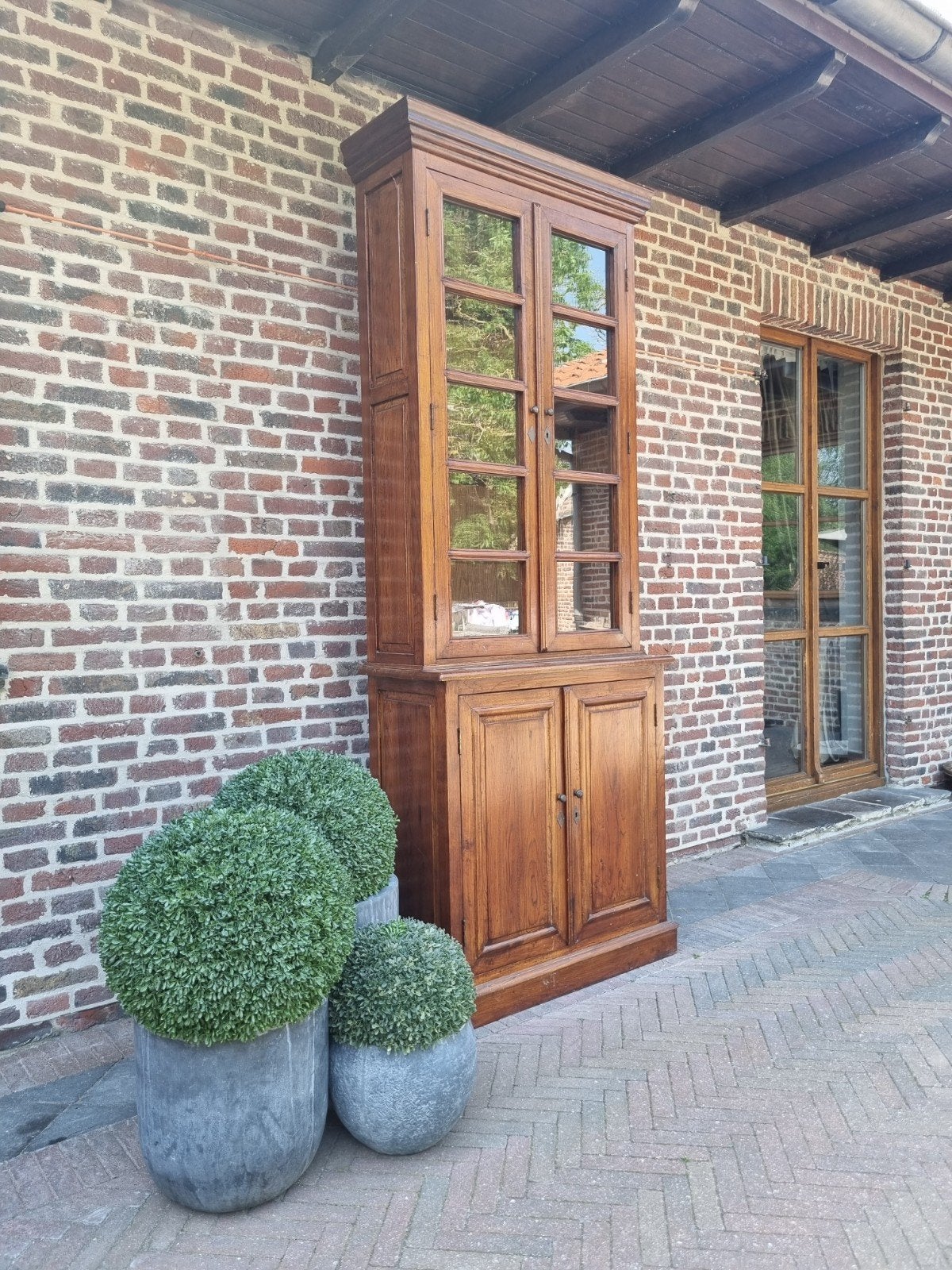 Eiken buffetkast/vitrinekast GRATIS LEVERING