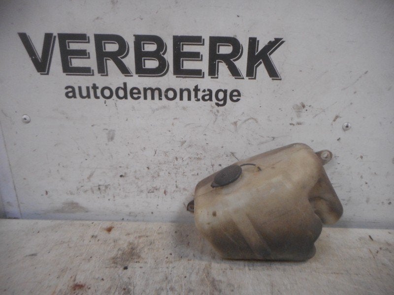 RUITENSPROEIERRESERVOIR Ford Escort 3 (GAA) (84ag17618ba), Auto-onderdelen, Ruiten en Toebehoren, Gebruikt, Henry-Ford-Straße  1
50735  Köln, DE