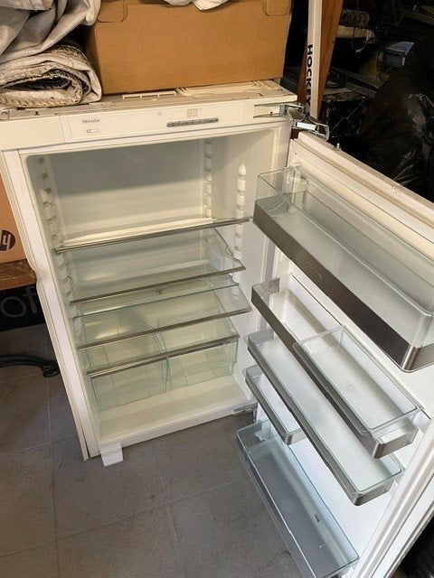 Miele koelkast (inbouw) met digitale temperatuurregeling, Elektronische apparatuur, 45 tot 60 cm, Ophalen, 85 tot 120 cm, Zonder vriesvak