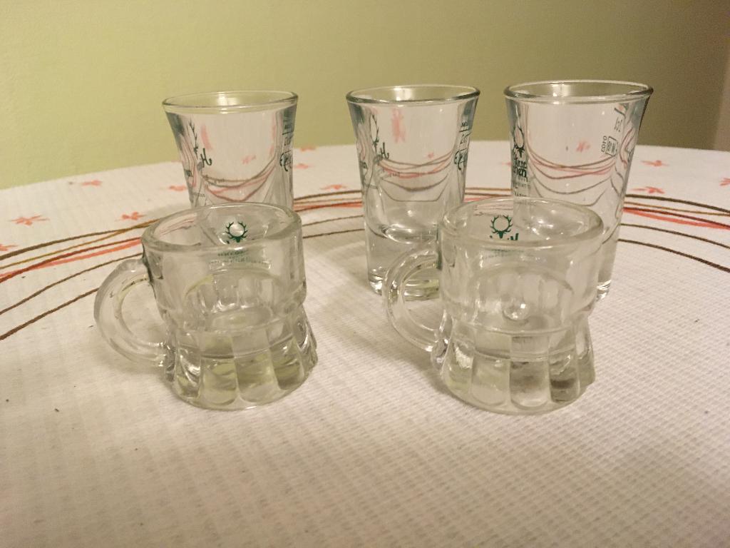 14 borrelglaasjes, waarvan 3 op voet – perfecte staat, Verzamelen, Ophalen of Verzenden, Zo goed als nieuw, Borrel- of Shotglas