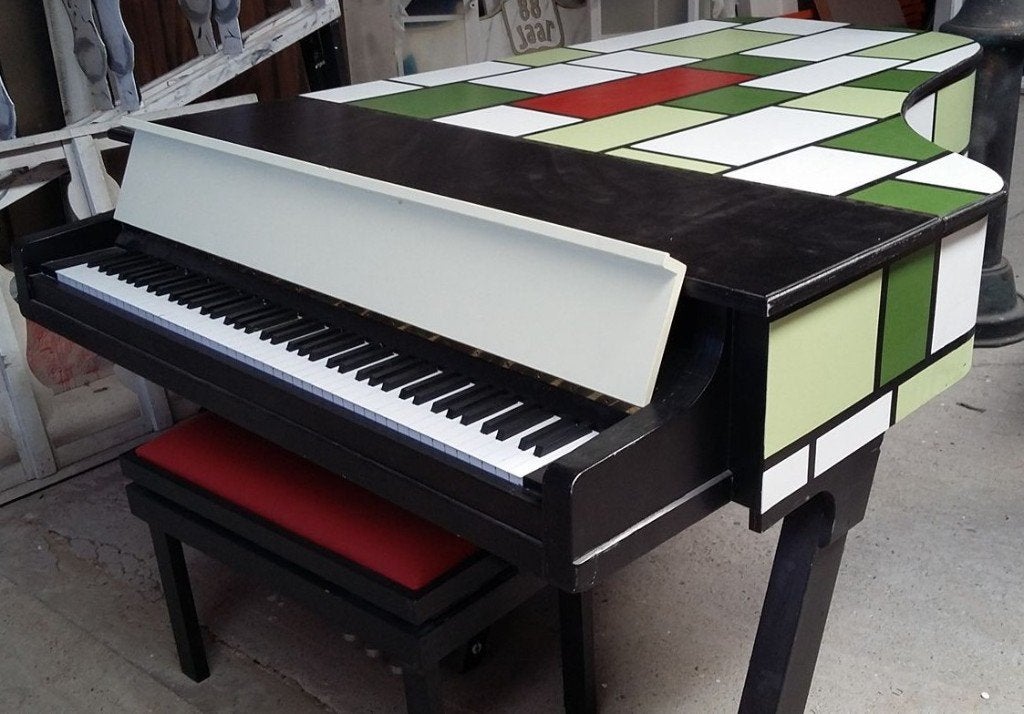 Vleugelpiano ter decoratie, Ophalen