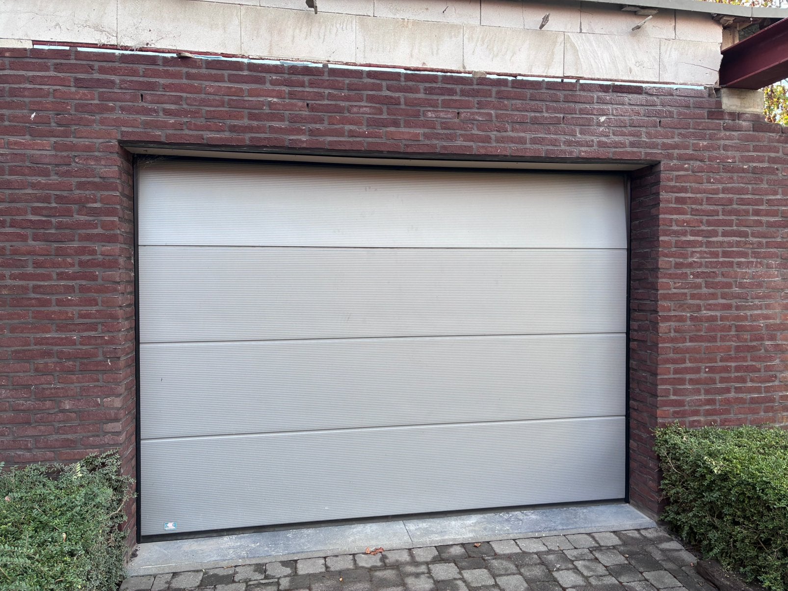 Dupont sectionaalpoort met Sommer motor, Immo, Province de Limbourg
