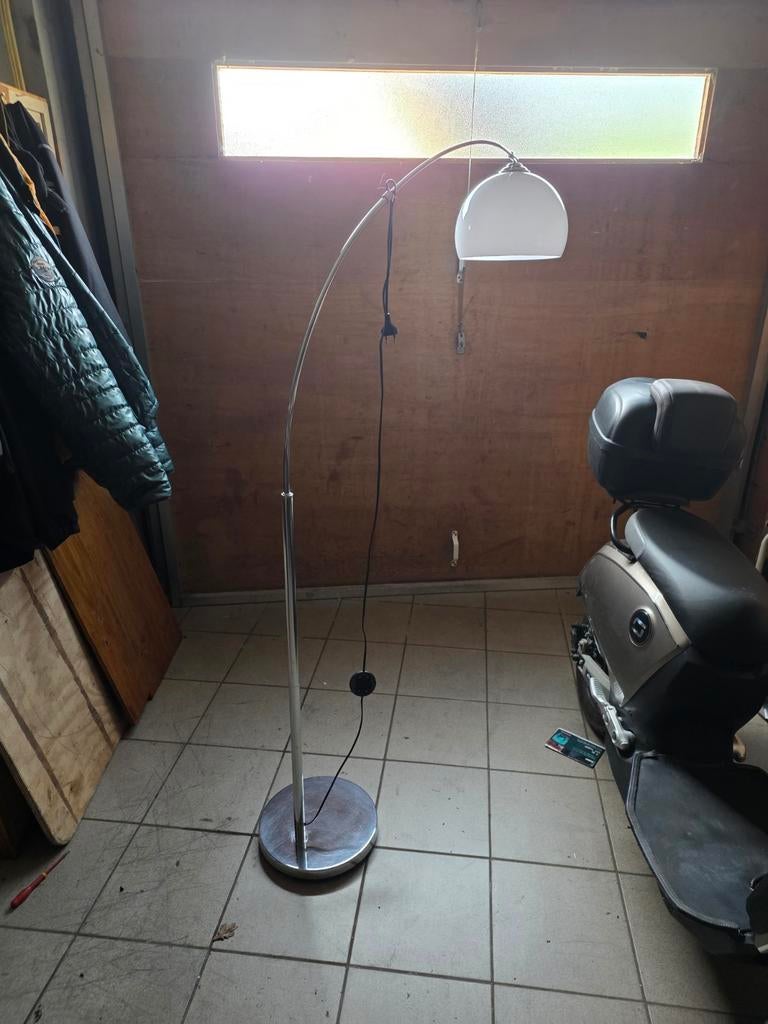 Mooie desing booglamp, Huis en Inrichting, Ophalen of Verzenden