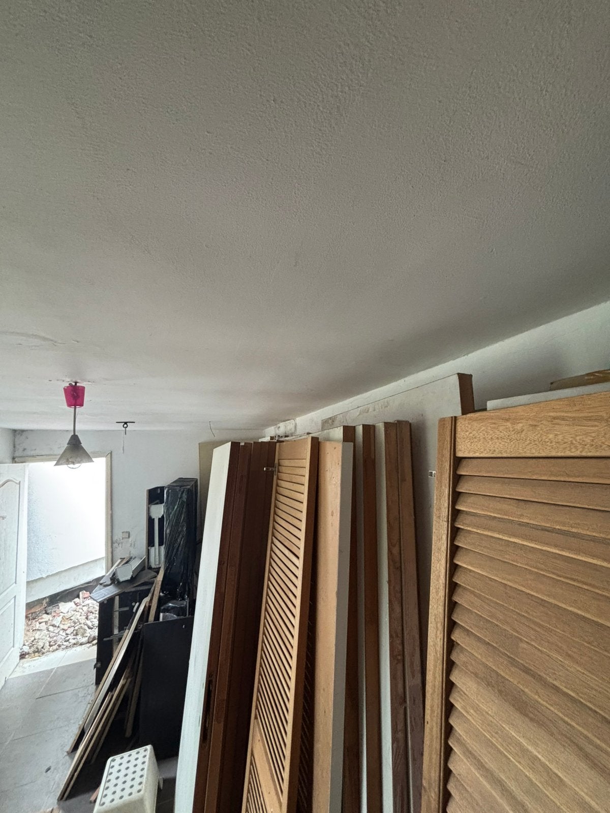 Grand lot d’environ 100 portes à vendre – 2 000 €, Ophalen, Zo goed als nieuw, Hout
