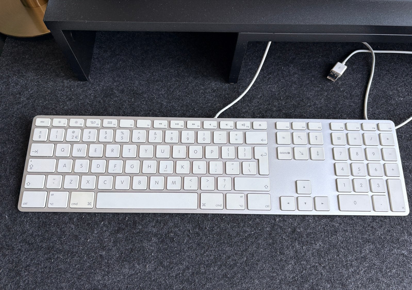 Clavier Apple A1243 (QWERTY + numérique) filaire, Plug-and-play, Comme neuf, Enlèvement, Qwerty