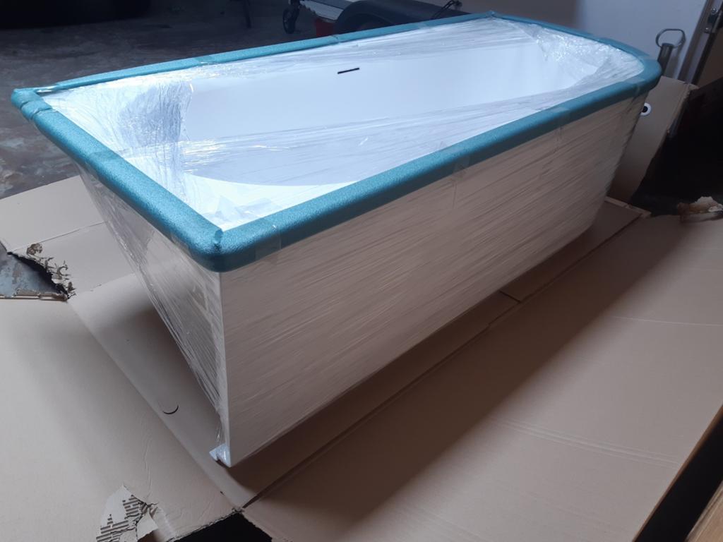Nieuw ligbad Riho mat wit, Doe-het-zelf en Bouw, Sanitair, Ophalen