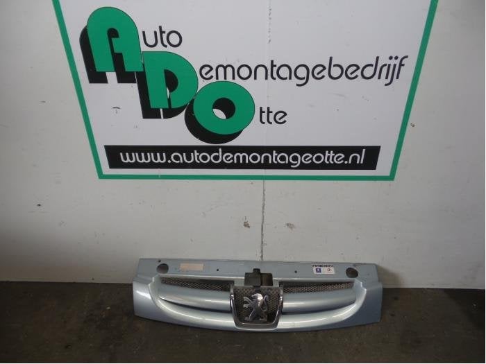 Calandre d'un Peugeot Partner (Partner 02-) (EYLC), -, Utilisé, -, Peugeot