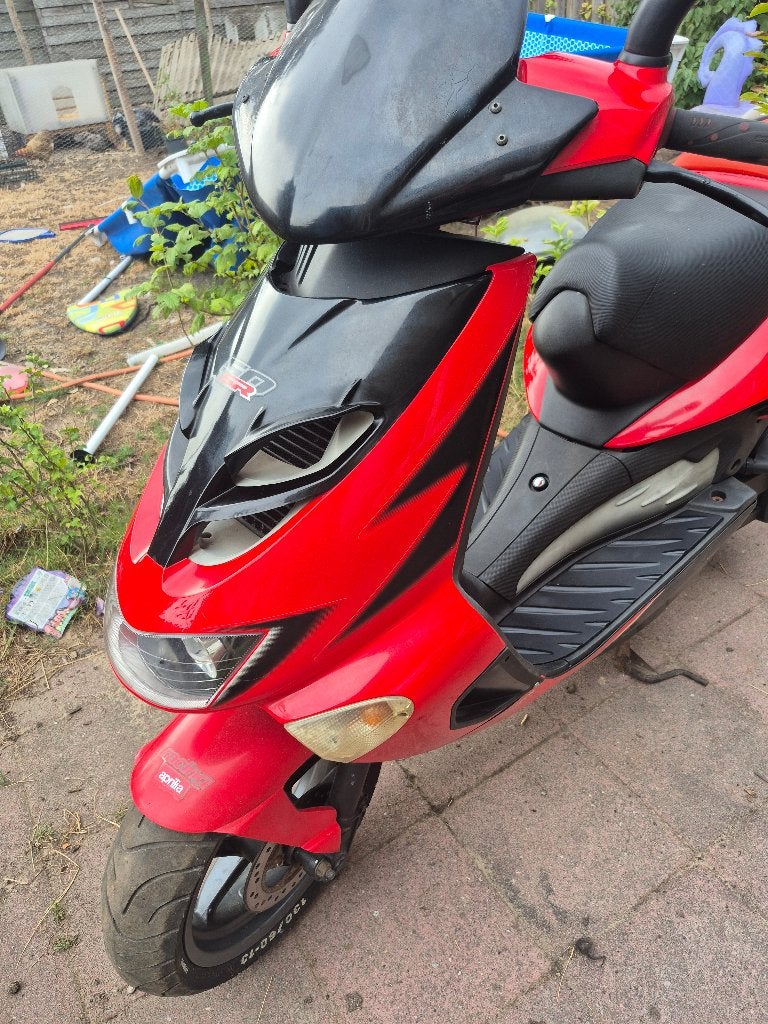Aprilia sr 50, Fietsen en Brommers, Scooters | Aprilia, Ophalen, Tweetakt, Gebruikt, SR 50