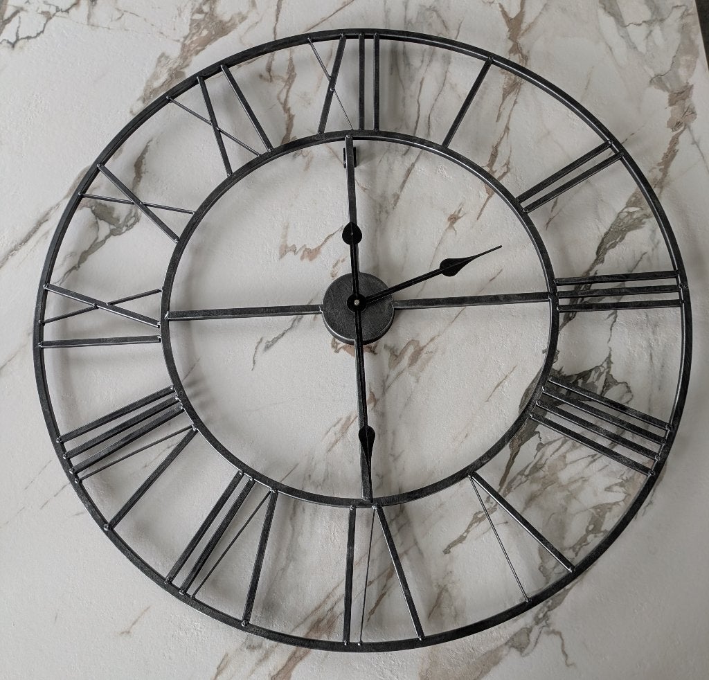 Grote metalen wandklok, Huis en Inrichting, Ophalen, Zo goed als nieuw, Wandklok