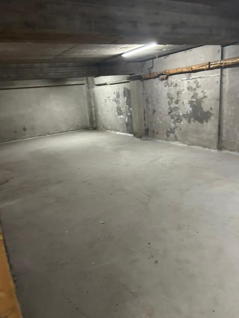 Te huur garagecomplex/ magazijn, Zakelijke goederen, Bedrijfs Onroerend goed