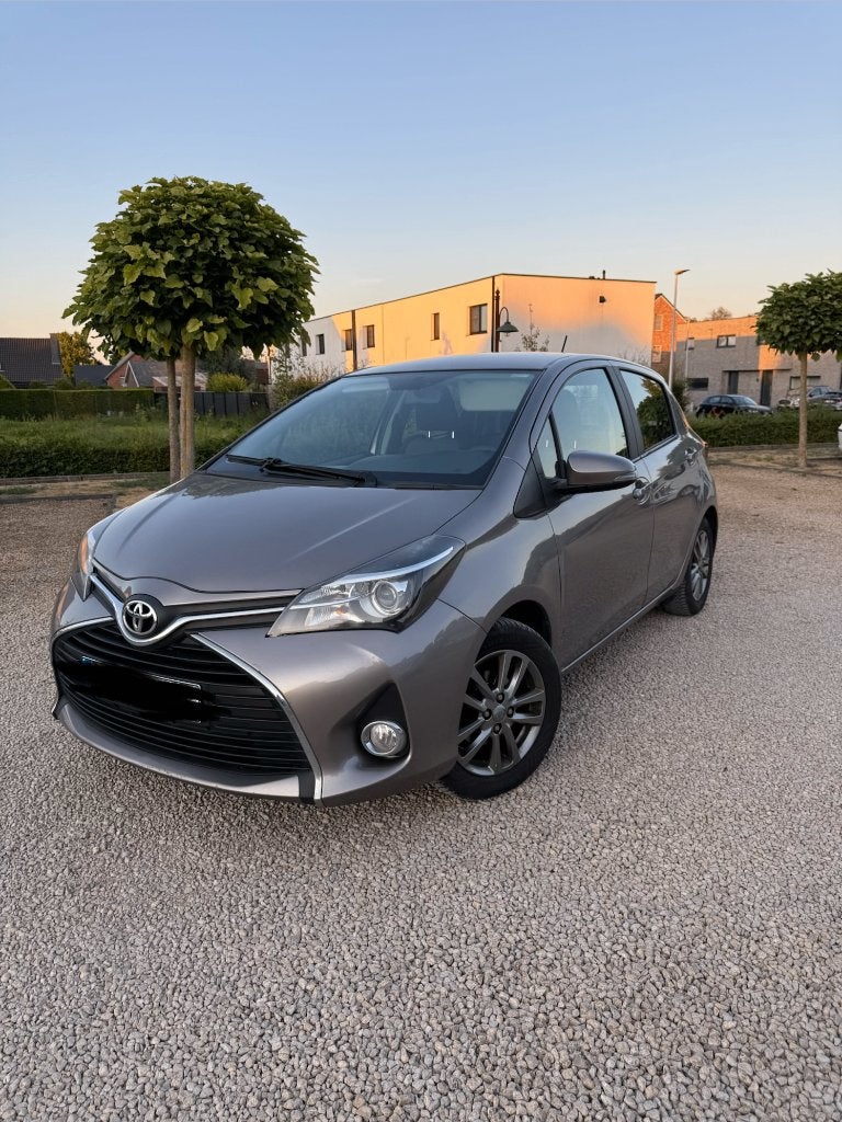 Toyoya Yaris 1.4VVTI • 2016 • Benzine, Voorwielaandrijving, Stof, Euro 6, 4 cilinders