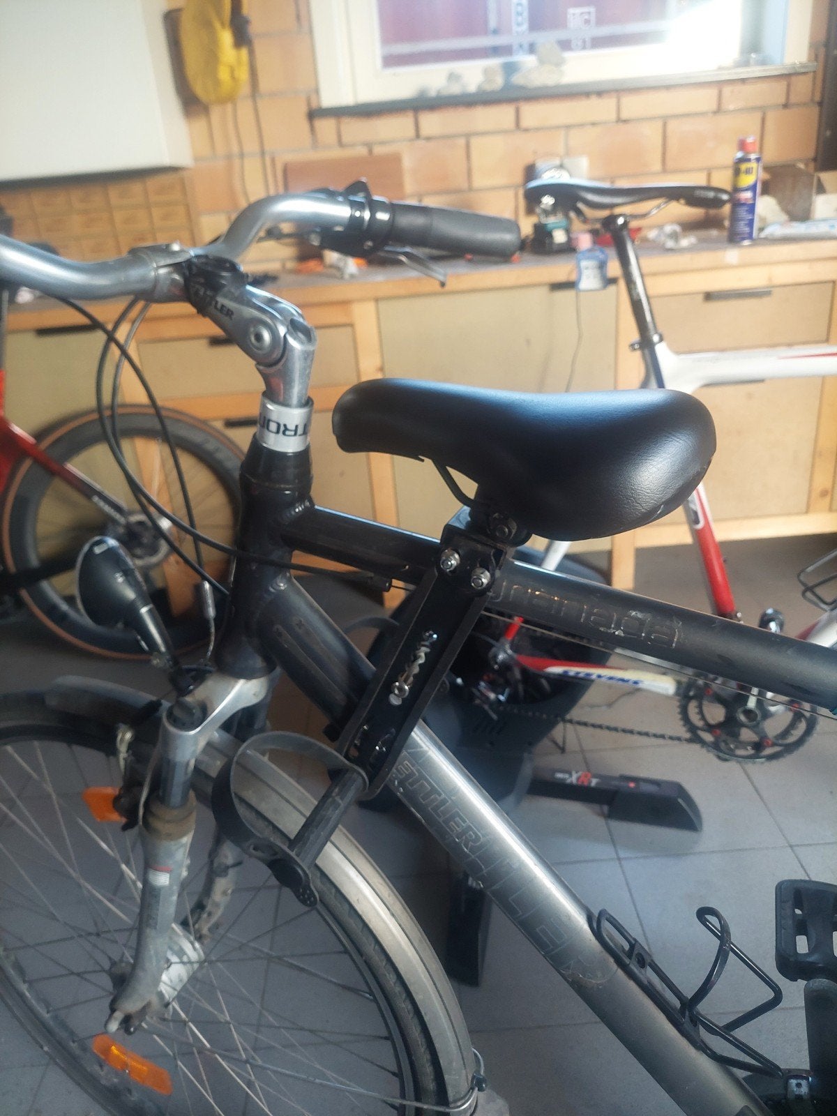 kinderzitje aan het stuur, Fietsen en Brommers, Ophalen, Zo goed als nieuw
