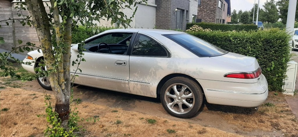 Lincoln Mark VIII 4.6i V8 van 1993 met 285pk Cobra motor, Auto's, Automaat, 4 zetels, Mark, Wit