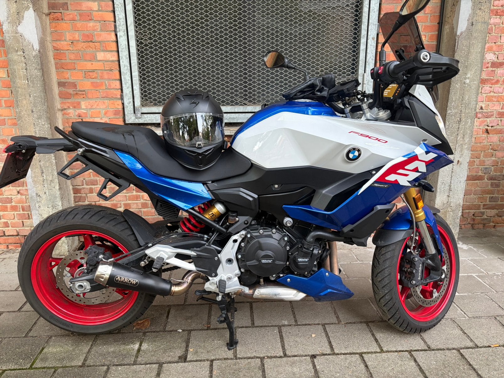BMW F900xr 2025 A2 Full Option, Handvatverwarming, 900 cc, Minimaal motorrijbewijs A2, 12 t/m 35 kW