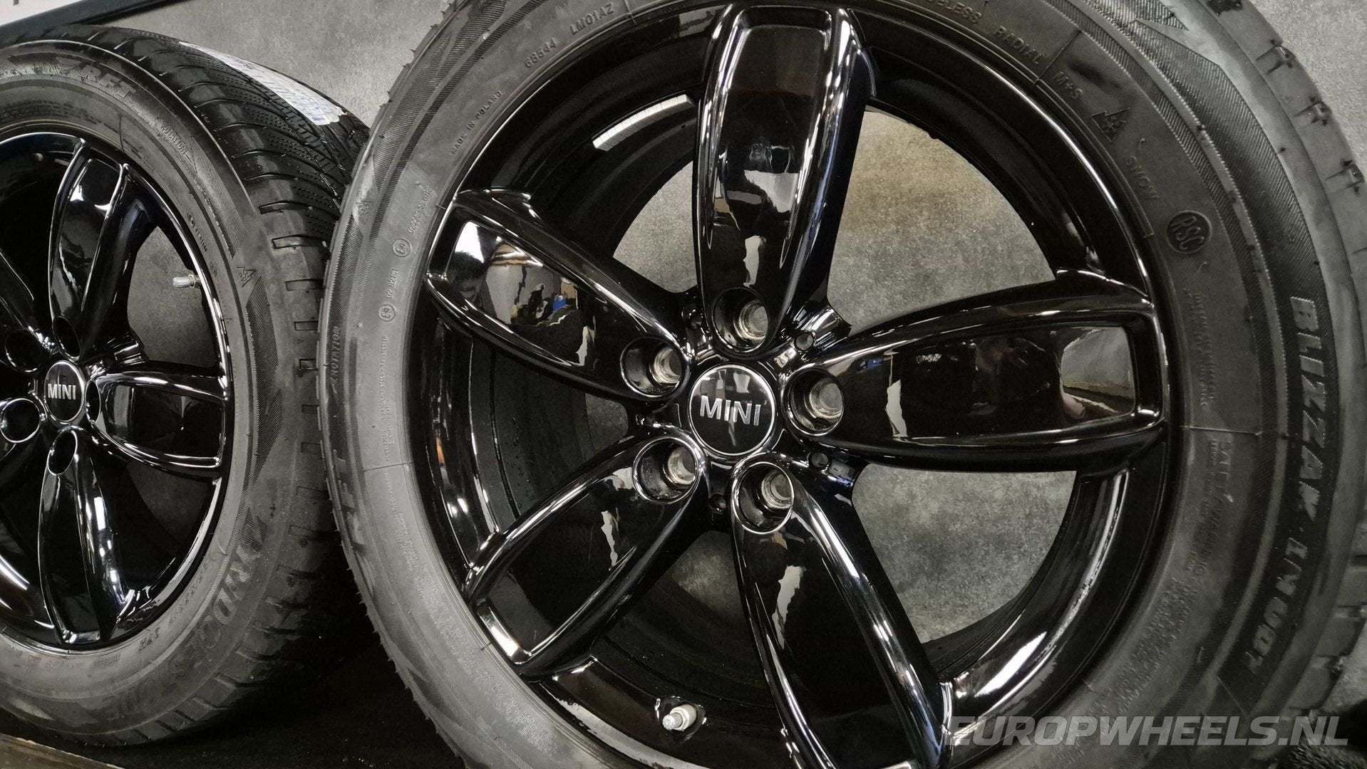 17 inch JCW Star Spoke 531 winter velgen Mini Countryman F60, Gebruikt, -, -, Banden en Velgen
