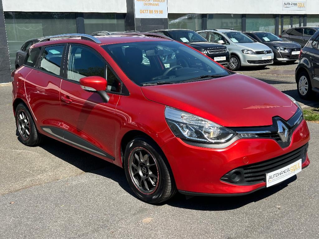 Renault Clio 1.2i, 2015, 104.680km, Airco, GPS, 12m Garantie, Autos, Renault, Rouge, Euro 5, Entreprise, 127 g/km