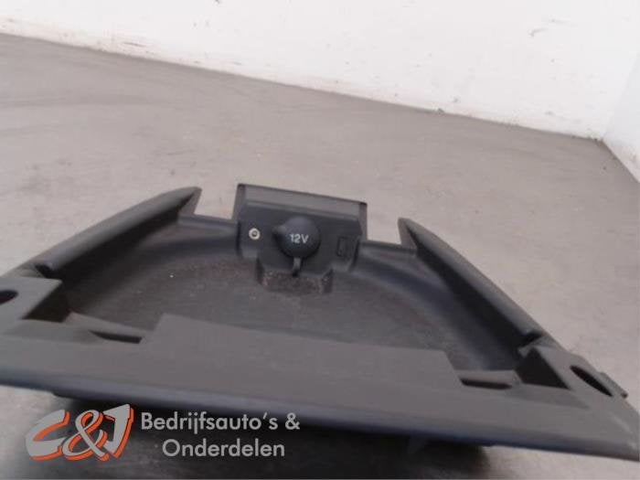 Prise 12 Volts d'un Ford Transit Custom, -, 3 mois de garantie, -, -