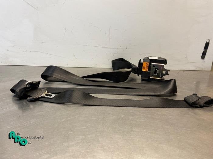 Veiligheidsgordel rechts-voor van een BMW 3-Serie (3-Serie 9, Gebruikt, -, -, Ophalen of Verzenden