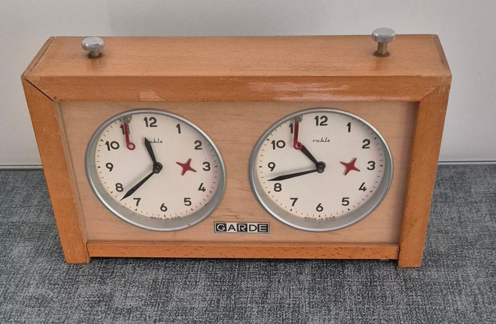 Horloge d'échecs vintage en bois (Gardé Ruhla DDR), Enlèvement