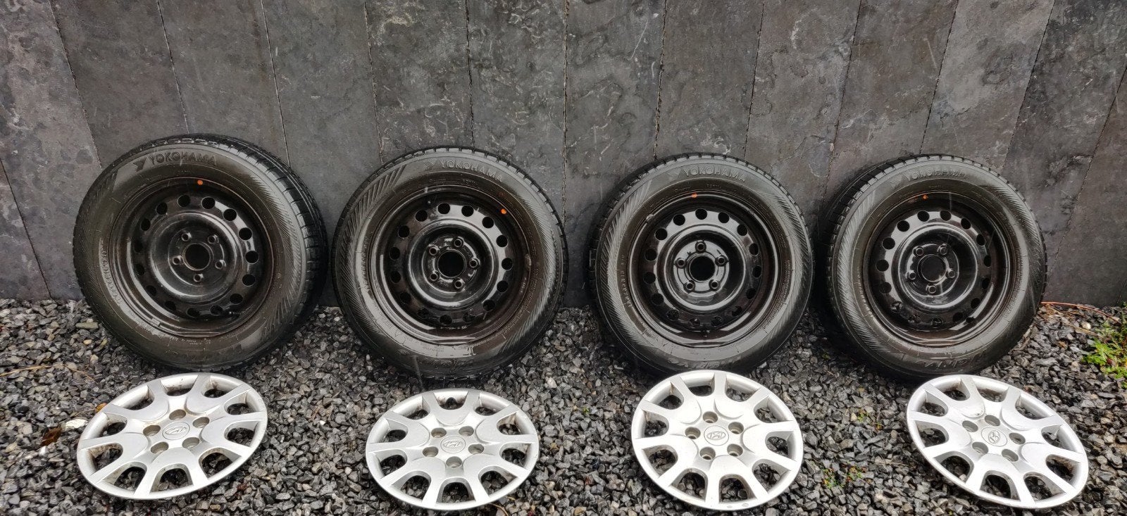 Hyundai i30 velgen + banden + wieldop, Auto-onderdelen, Banden en Velgen, Ophalen, Gebruikt, 15 inch, Banden en Velgen