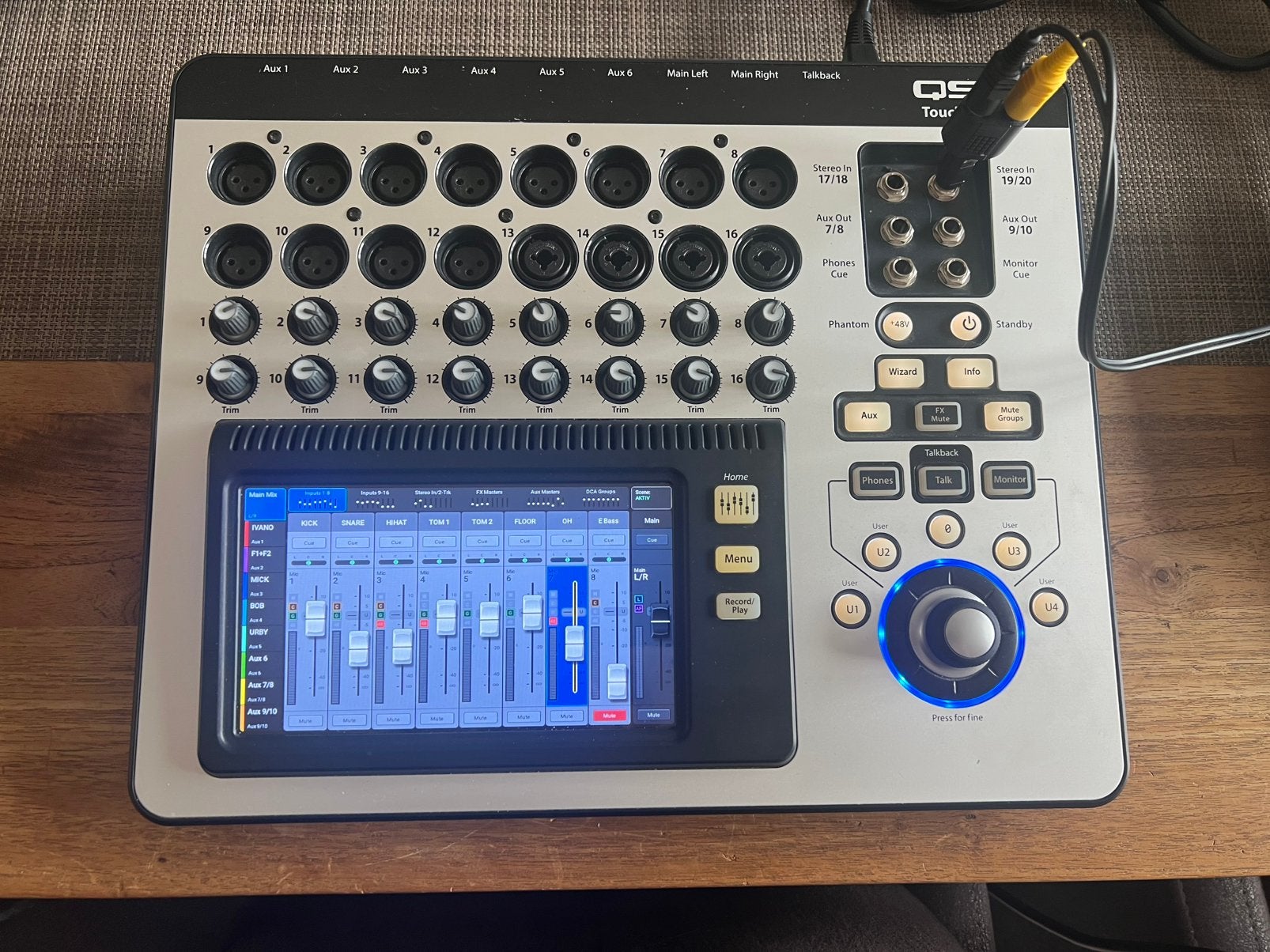Qsc touchmix 16, Ophalen, Zo goed als nieuw, 10 tot 20 kanalen