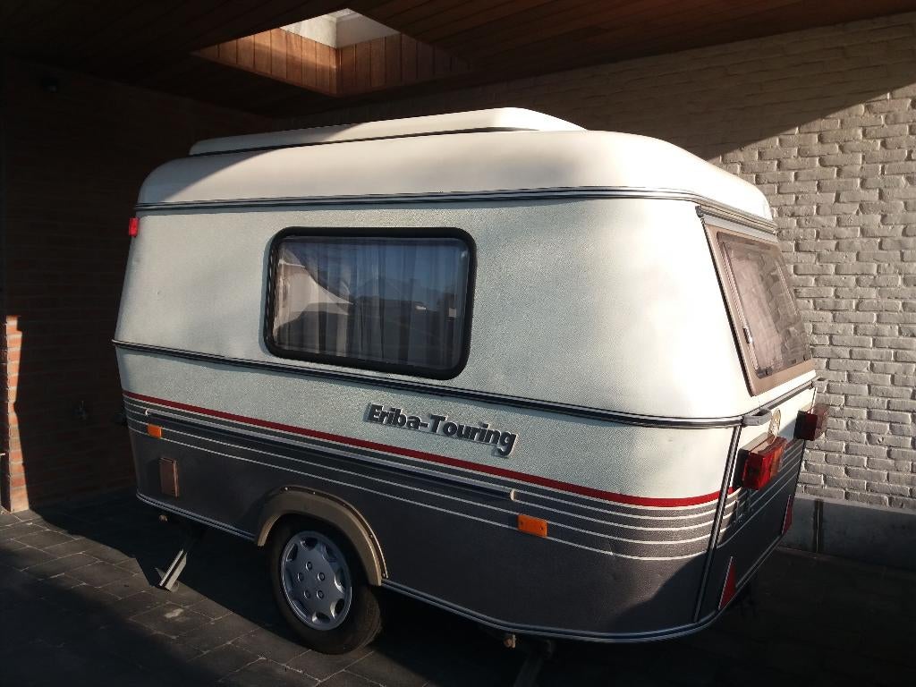 Caravane Eriba Puck construite en 1994, Coin salon convertible, Jusqu'à 4 m, Siège standard, 500 - 750 kg