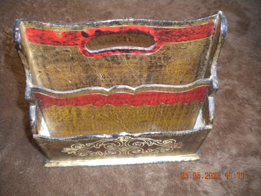 Houten brievenhouder, Ophalen