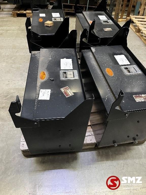 Operator tool box Caterpillar, Articles professionnels, Machines & Construction | Pièces