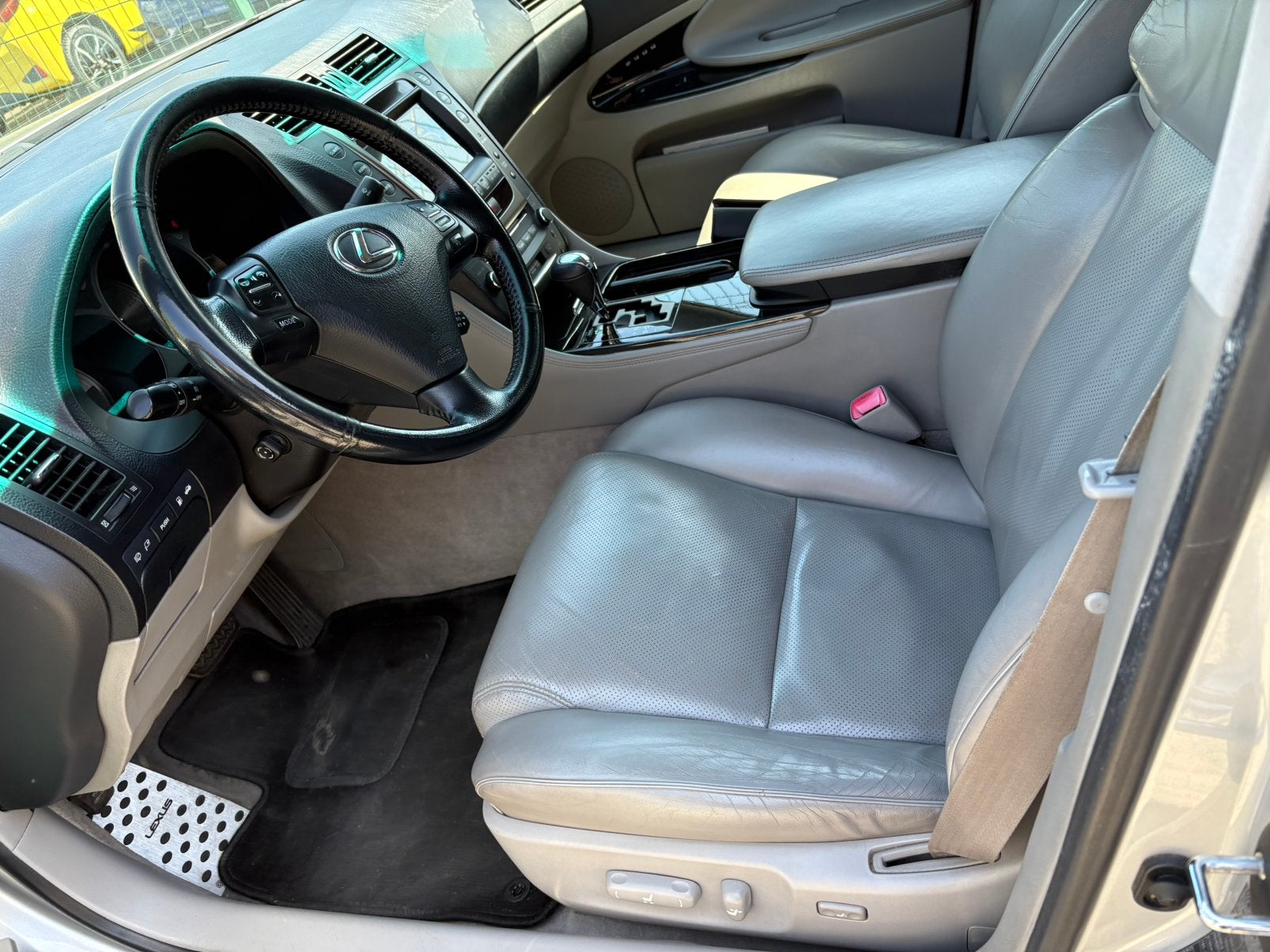 Occasion, Autos, Lexus, Cuir, Argent ou Gris, 4 portes, Entreprise