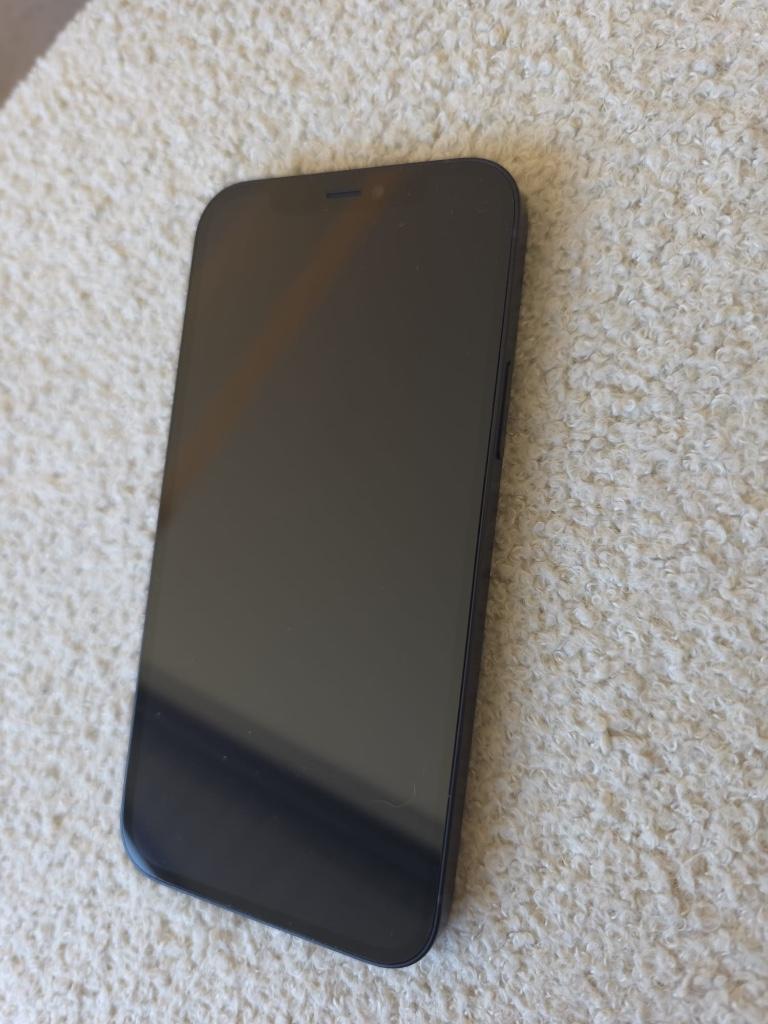 Zwarte iPhone 12 - 64 GB te koop, Telecommunicatie, Mobiele telefoons | Apple iPhone, Ophalen, Zwart, Zo goed als nieuw, Zonder simlock
