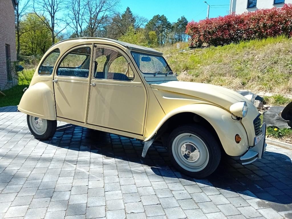 Oldtimer Citroën 2CV en très bel état, Auto's, Oldtimers, 4 zetels, Beige, Handgeschakeld, 5 deurs