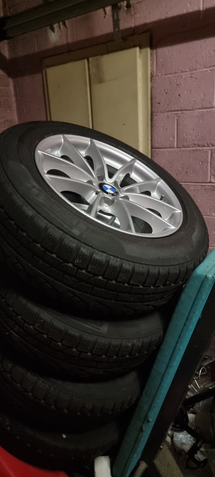 jeu de jantes 17" bmw + pneus pirelli, Ophalen, Velg(en)
