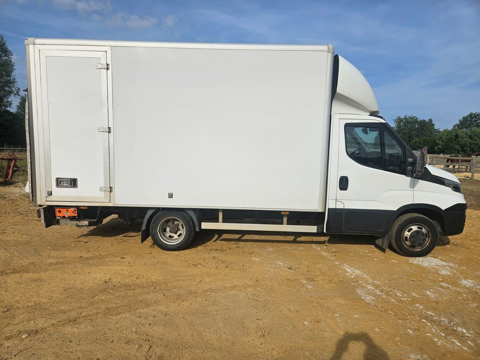 Iveco Daily 35C13 2.3 JTD CAISSE ALU ‼️BRUIT MOTEUR, Autos, Camionnettes & Utilitaires, Euro 5, Achat, 93 kW, Vitres électriques