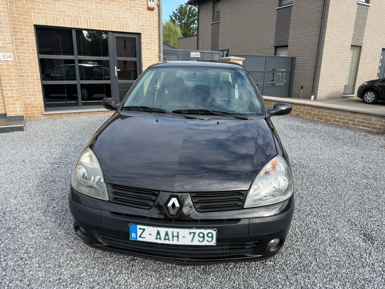 Renault clio Airco 1 jaar wettelijke garantie gekeurd, Auto's, Renault, Voorwielaandrijving, 4 cilinders, Zwart, Bedrijf