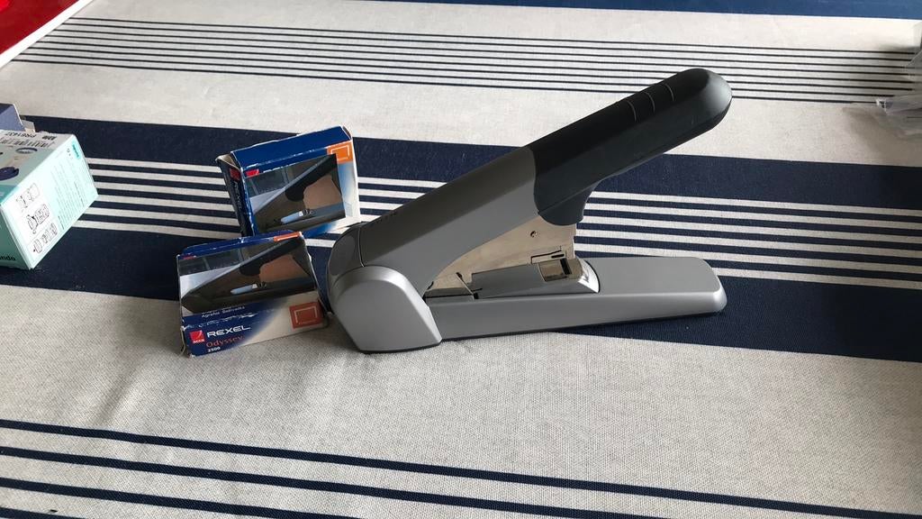 Leitz Perforator tot 60 pagina’s!, Ophalen of Verzenden