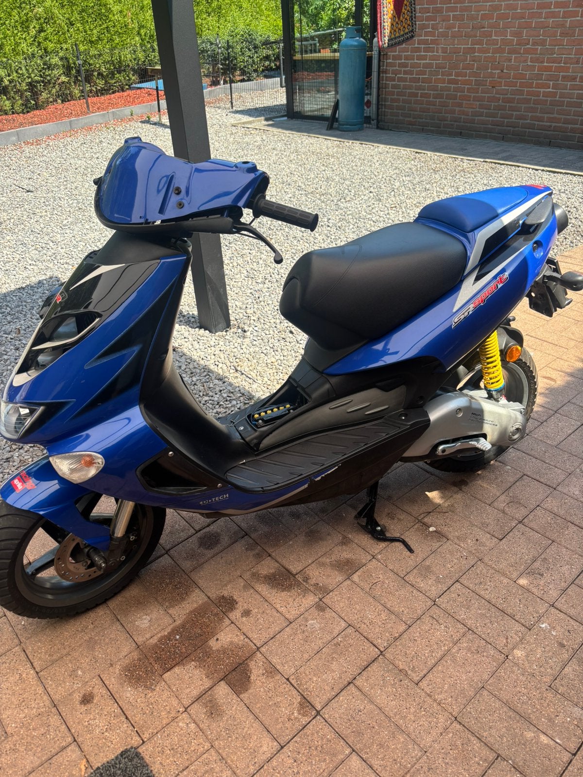 Aprilia sr 50 WATERGEKOELD, Fietsen en Brommers, Ophalen, Tweetakt, SR 50, Klasse A (25 km/u)