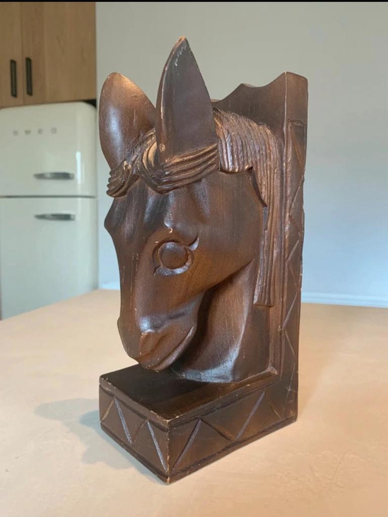 serre-livres ancien en bois sculpté en forme de cheval, Antiquités & Art, Enlèvement ou Envoi, Art deco, Statue