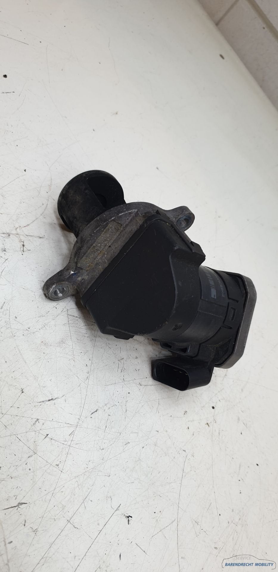 Vanne EGR d'origine d'occasion pour Mercedes Classe M 320 CD, Mercedes-Benz AG, Mercedes-Benz, Utilisé, Mercedesstrasse 120
70372  Stuttgart, DE