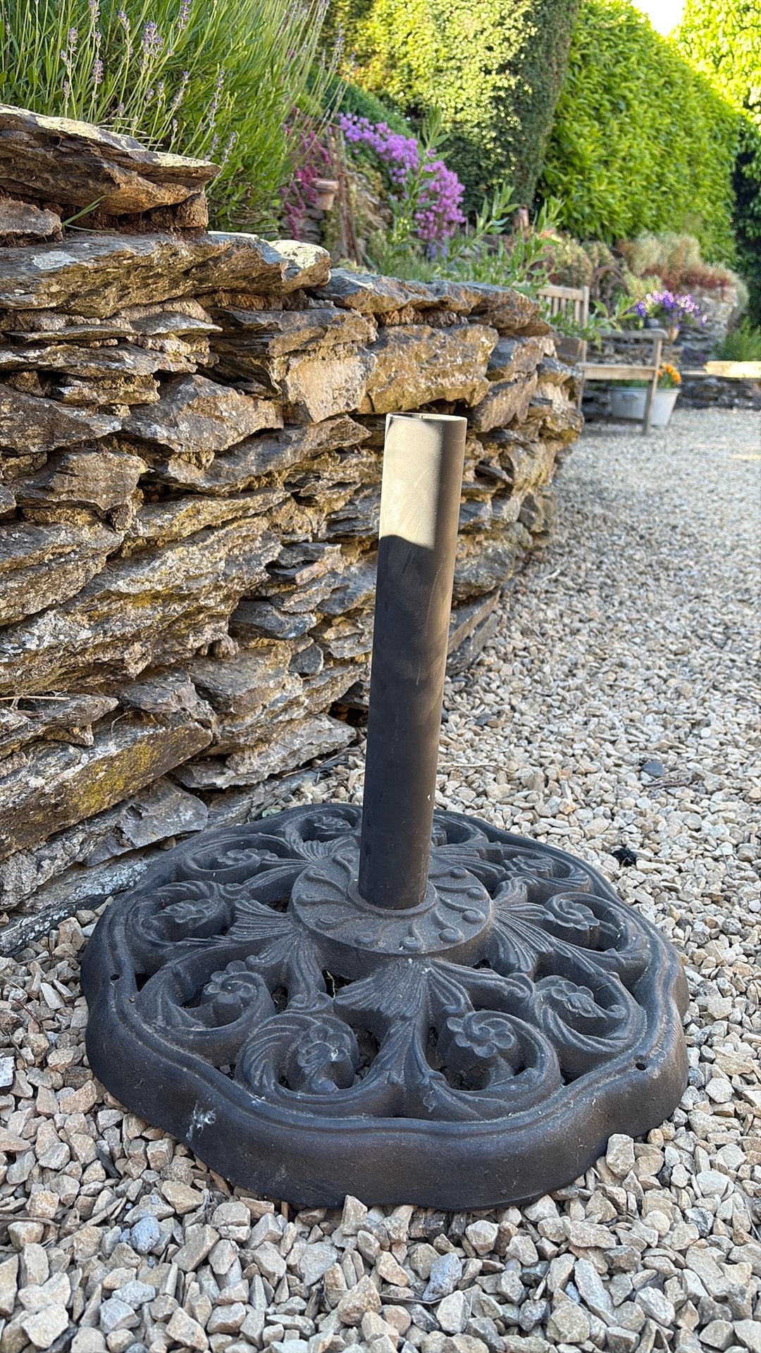 Très joli pied de parasol en fonte, Jardin & Terrasse, Enlèvement, Utilisé, Base de parasol