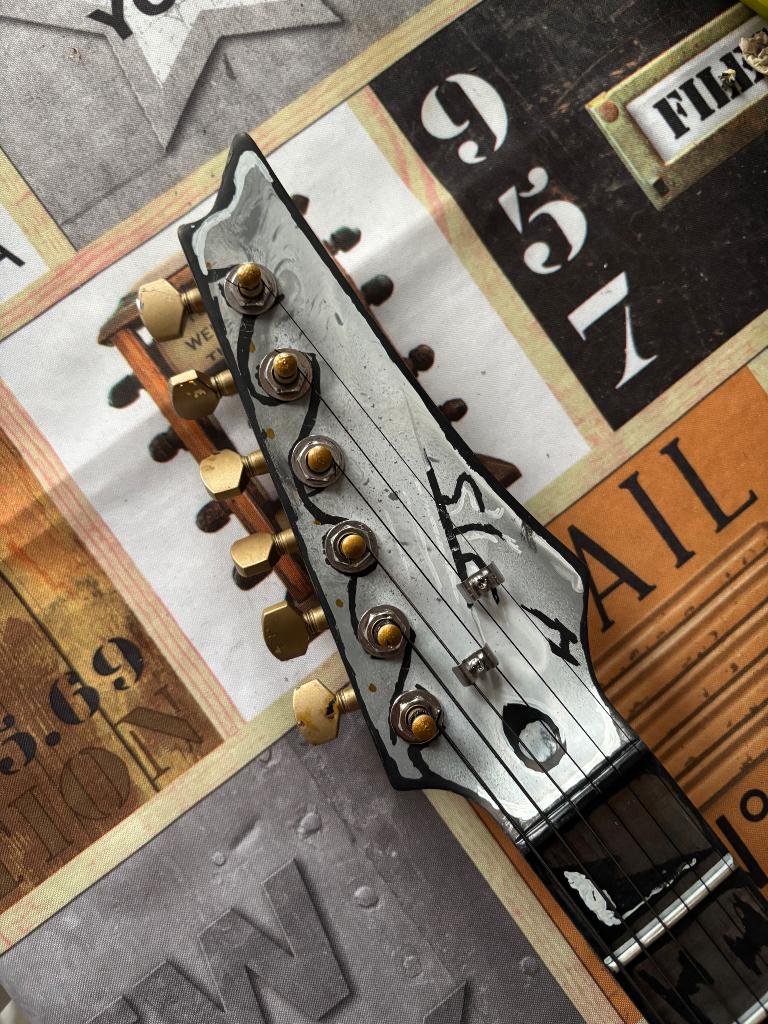 Guitare ibanez unique, Enlèvement, Utilisé, Solid body, Ibanez