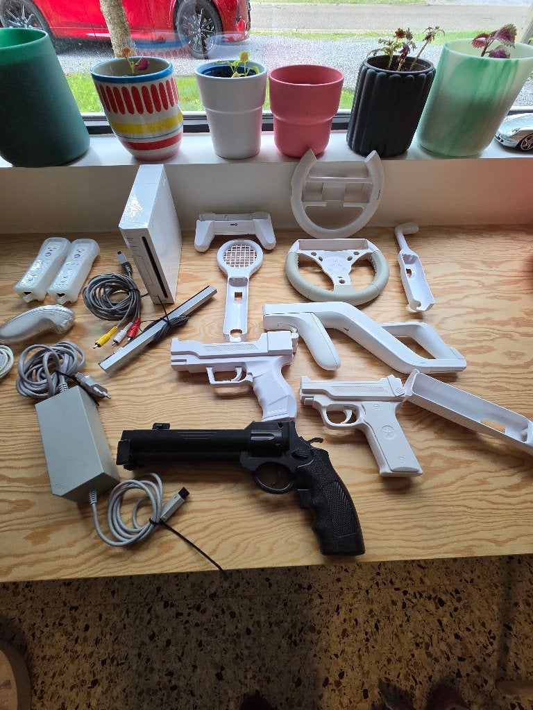 Wii met accessoires, Enlèvement, Utilisé, Avec 2 manettes, Avec volant
