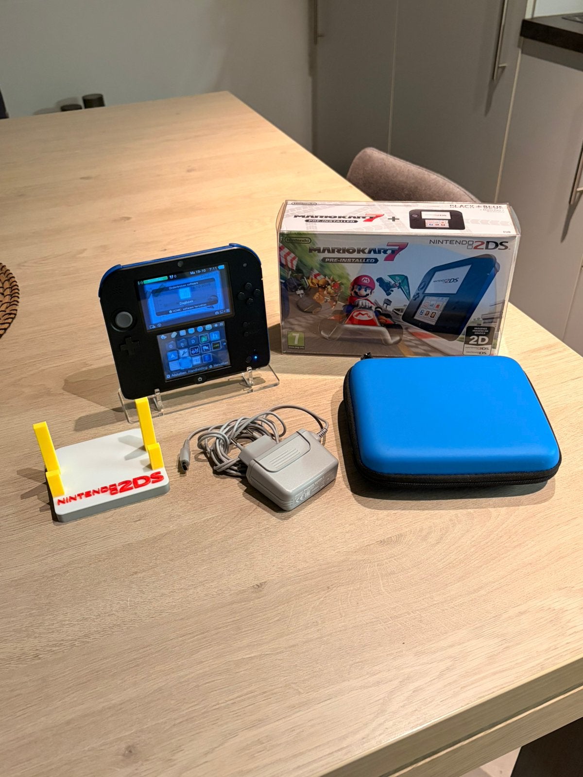 Nintendo 2DS, Ophalen of Verzenden, Zo goed als nieuw, 2DS