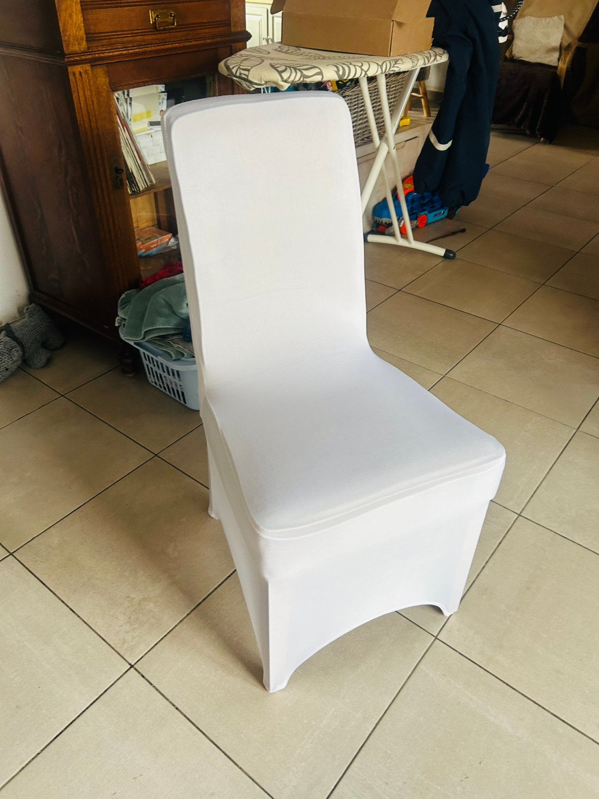 100 housses de chaise pour événements mariage, cérémonie., Kleding | Dames, Trouwkleding en Trouwaccessoires, Ophalen, Zo goed als nieuw
