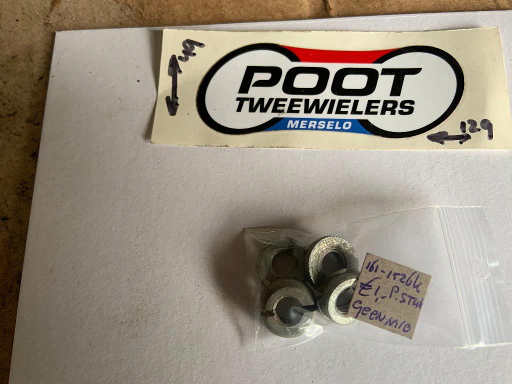 Bevestigings moeren voor zijdeksels, Fietsen en Brommers, Brommeronderdelen | Oldtimers, Ophalen, Nieuw