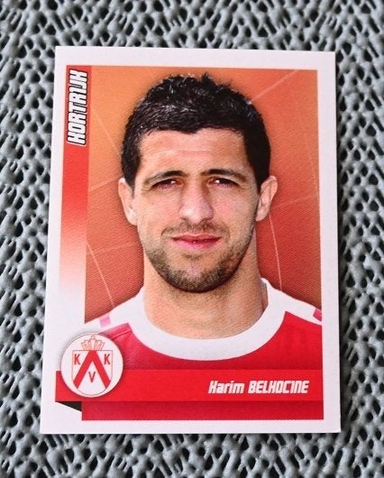 Panini Football 2011 KV Kortrijk / Karim Belhocine, Verzamelen, Sportartikelen en Voetbal, Verzenden, Nieuw, Poster, Plaatje of Sticker