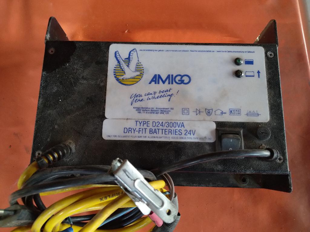 Chargeur de batterie 220 > 24v pro, Enlèvement, Utilisé